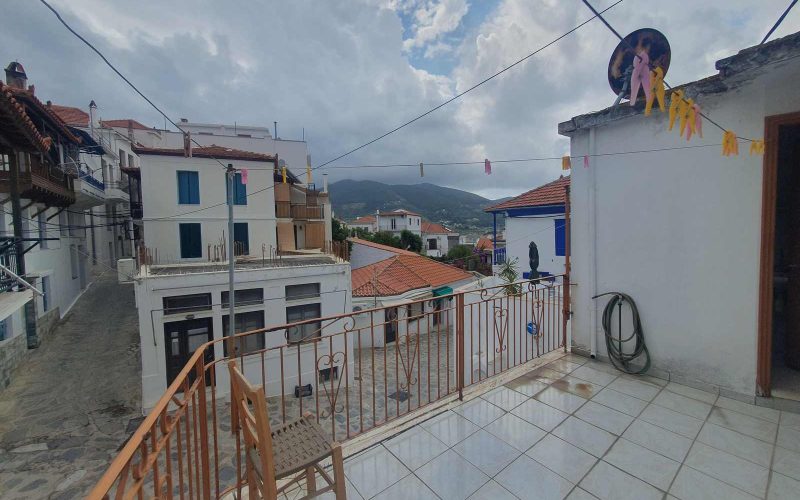 Spacious traditional property in centre of Skopelos Town