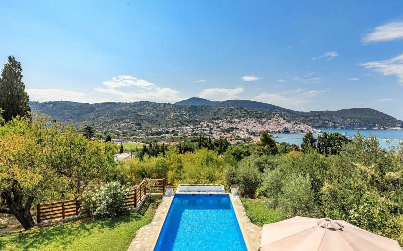 Beautiful pool villa with amazing views to the Sea
