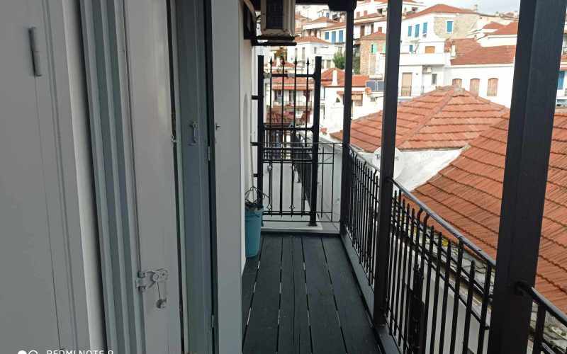 Stylish Skopelos Town house with balcony and views Balcony