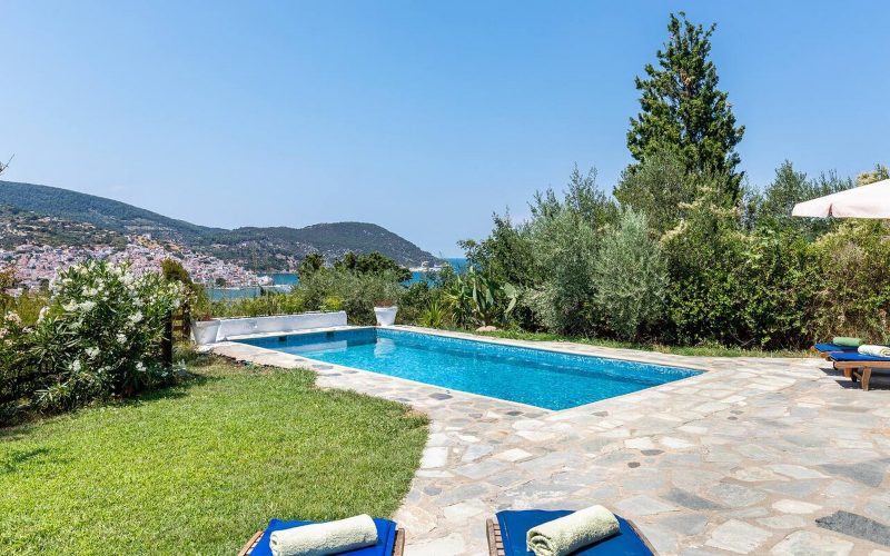 Beautiful pool villa with amazing views to the Sea