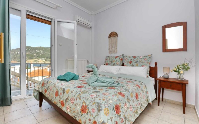 Spacious Skopelos Town house with terrace and views Bedroom B