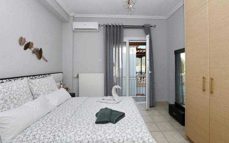 Spacious Skopelos Town house with terrace and views Bedroom A