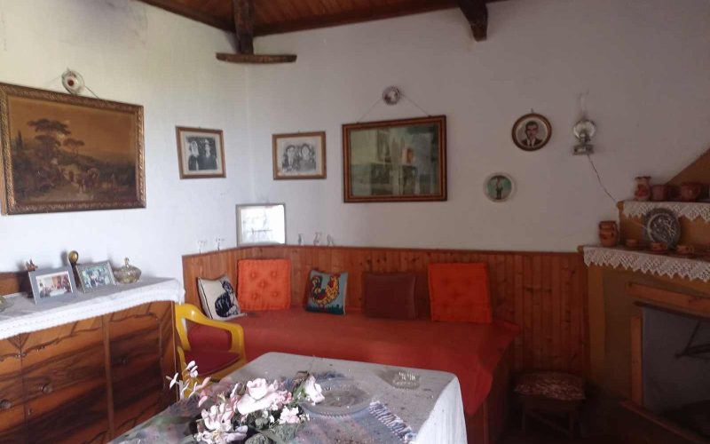 Spacious Traditional cottage in Kalogeros area to renovate