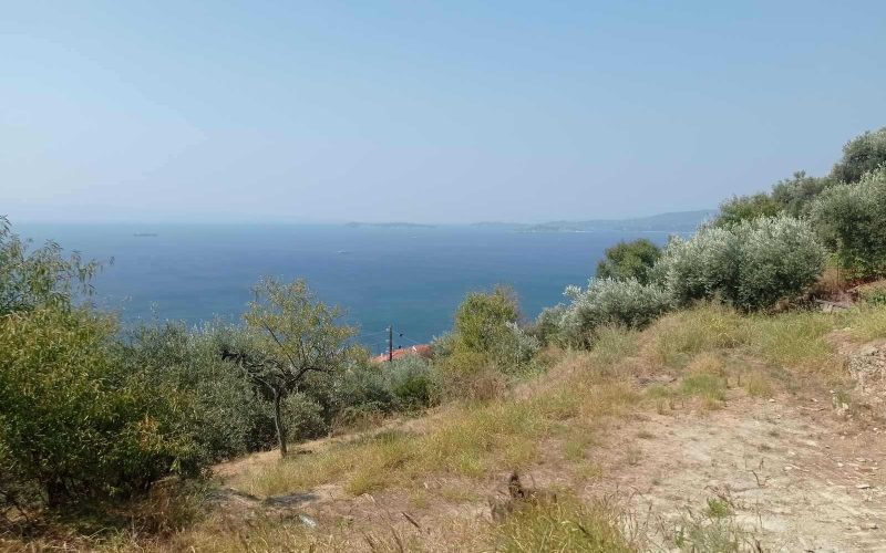 Plot with building permit overlooking Old Klima and the Aegean Sea