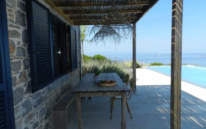 Cottage complex with pool and breathtaking views to the Sea. Terrace