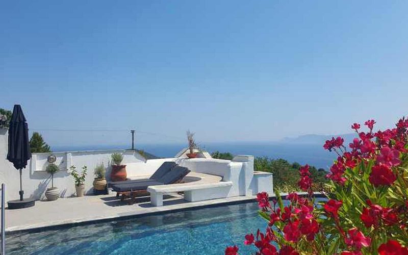 Luxurious Villa with Breathtaking views to the Sporades Islands