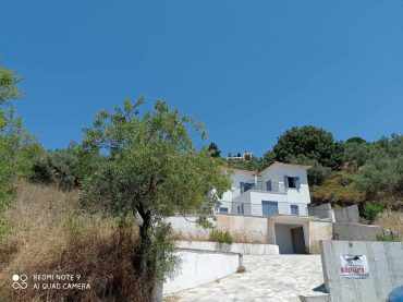 Villa with swimming pool and Seaviews in Glossa