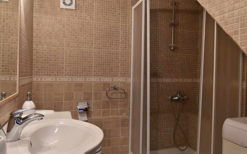 Property in Palaio Klima with Sea views The bathroom
