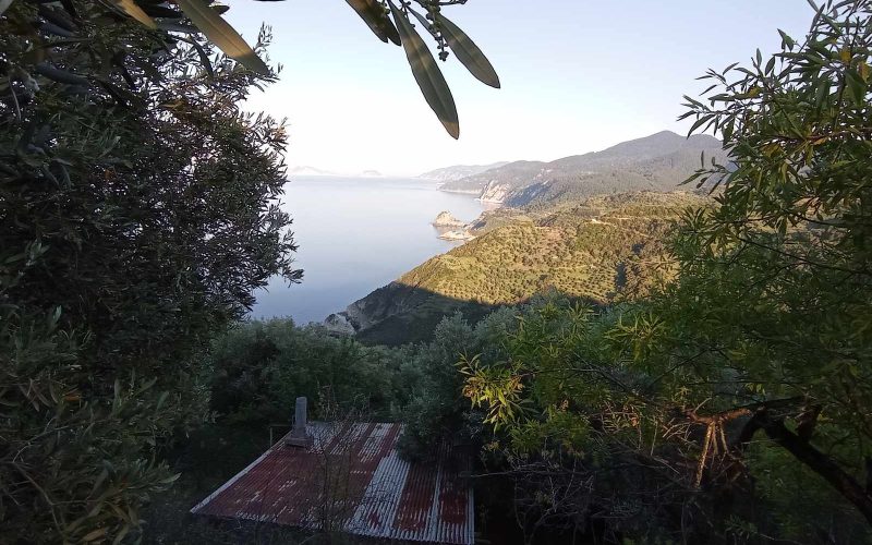 Plot in Glossa with breathtaking views to Ai Giannis Kastri