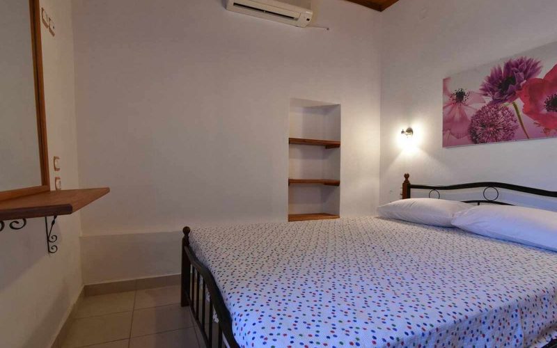 Property in Palaio Klima with Sea views The double bedroom