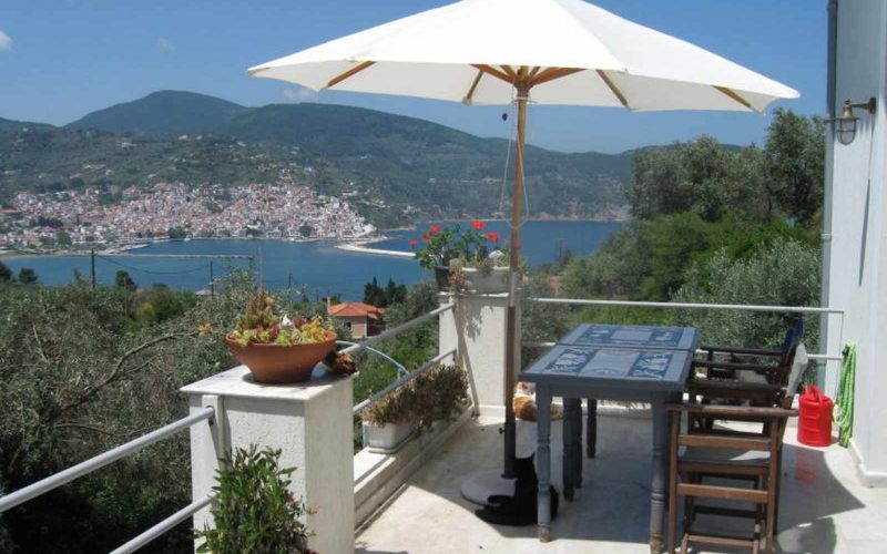 Villa with swimming pool and Views to Skopelos Town and port Balcony