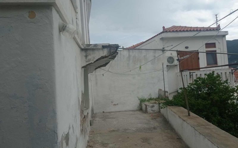 Traditional Skopelos Town house with yard and garden