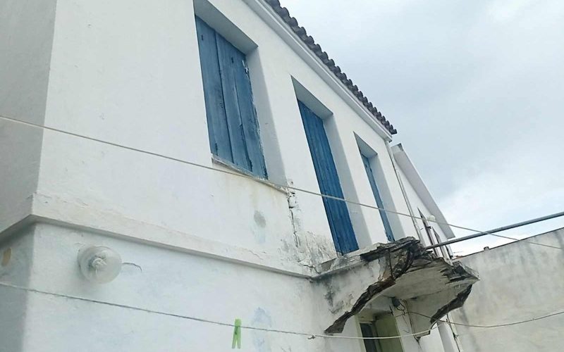 Traditional Skopelos Town house with yard and garden