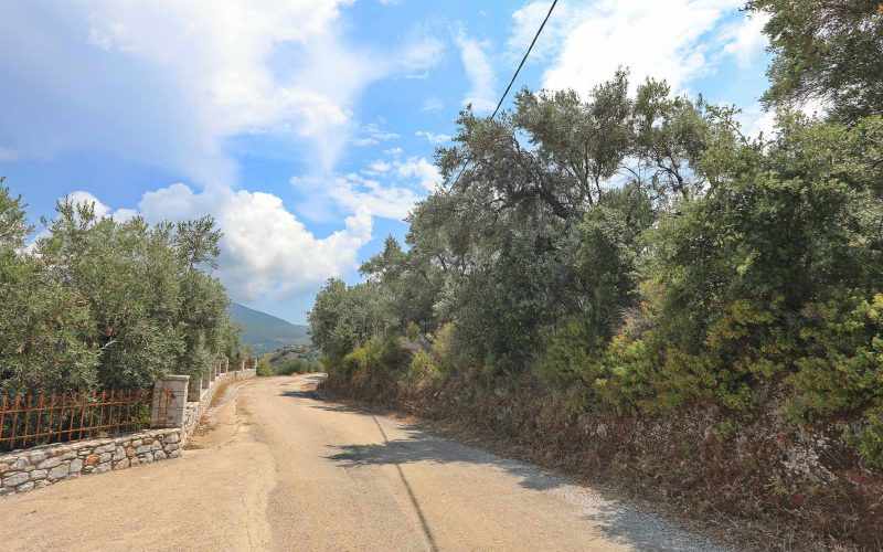 Unique land with panoramic views close to beach Road