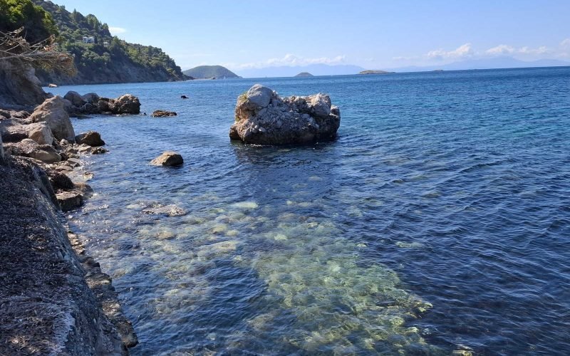 Skopelos property Feet in the water