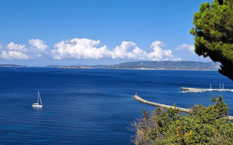 Skopelos property Feet in the water