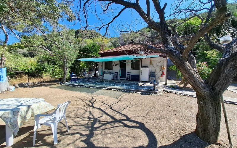 Skopelos property Feet in the water