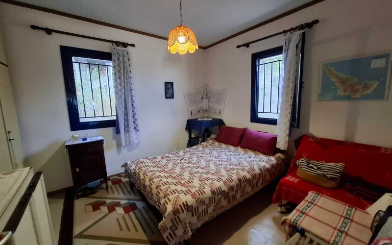 Skopelos property Feet in the water