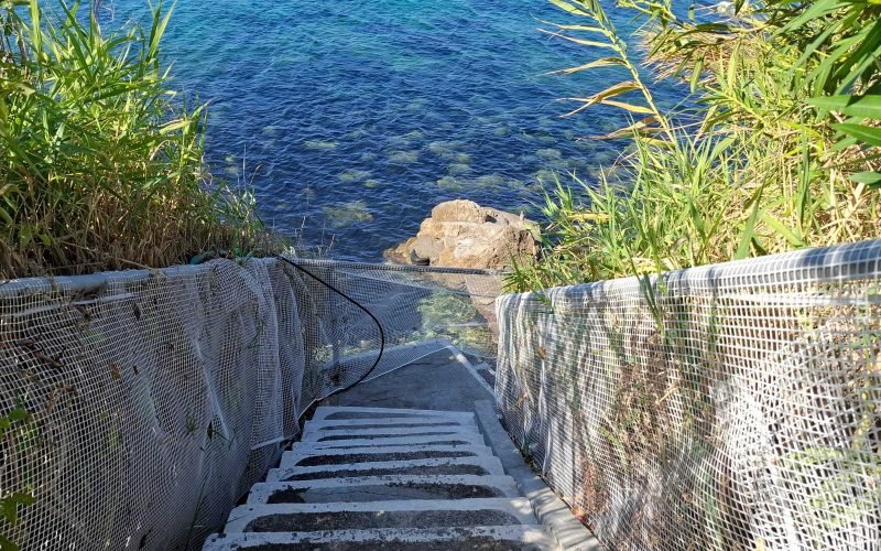 Skopelos property Feet in the water