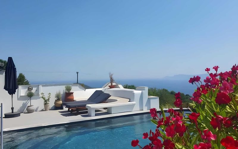 Luxurious Villa with Breathtaking views to the Sporades Islands C-474