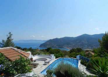 Villa with swimming pool and stunning views to the Sporades Islands