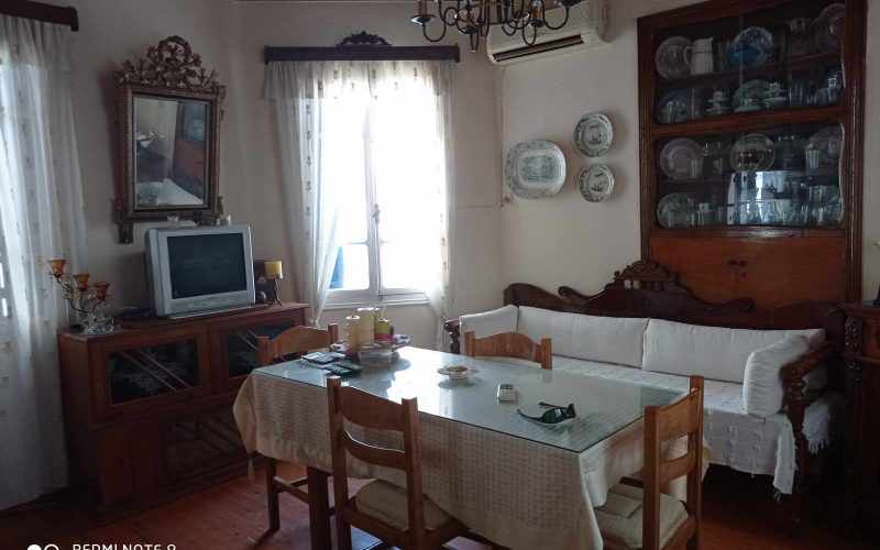 Skopelos Town house with terrace and views Living/dining room