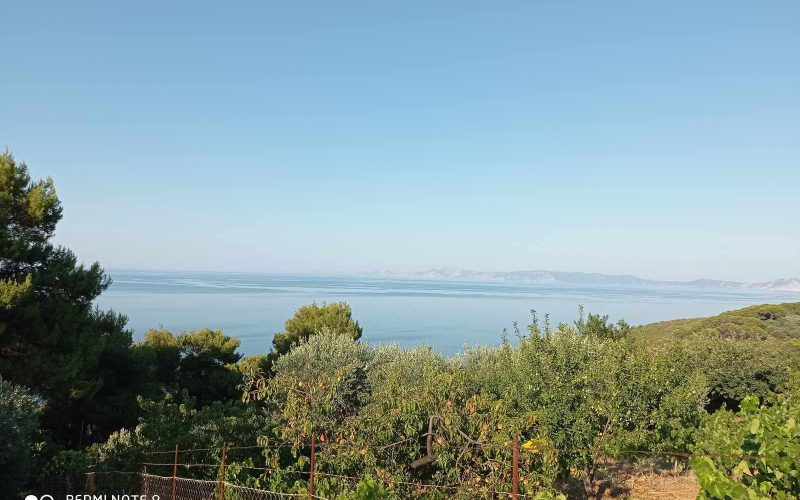 Plot with views to the sea and walking distance to beach
