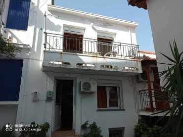 Cozy Skopelos Town house with balcony