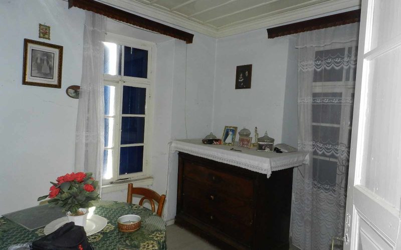 Traditional old property in Skopelos Town with private yard Living room