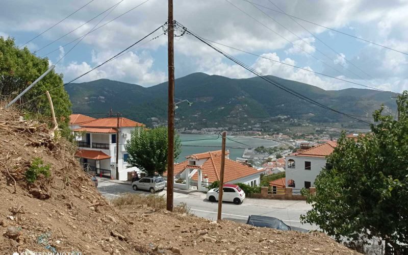 Spacious plot close to Skopelos Town with sea views