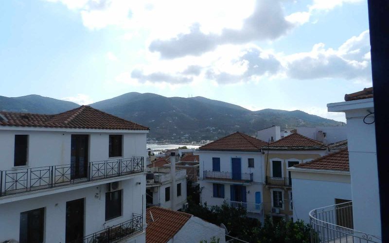 Traditional old property in Skopelos Town with private yard Views