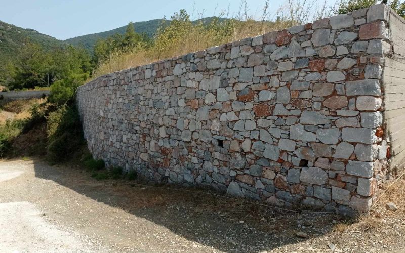Plot with building permit close to Skopelos Town with views