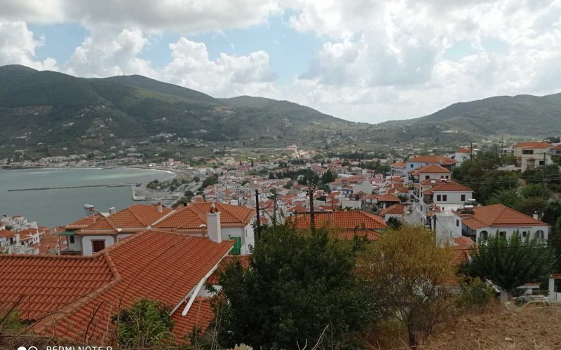 Spacious plot close to Skopelos Town with sea views