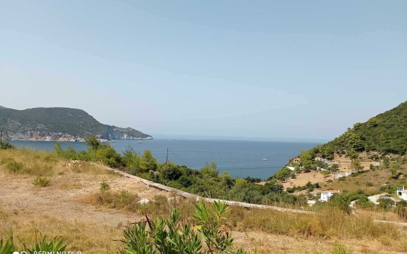 Plot with building permit close to Skopelos Town with views