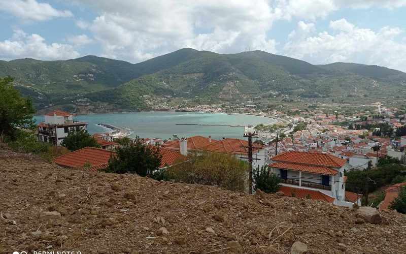 Spacious plot close to Skopelos Town with sea views