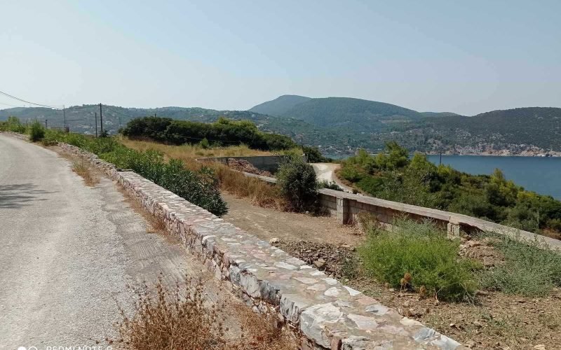 Plot with building permit close to Skopelos Town with views
