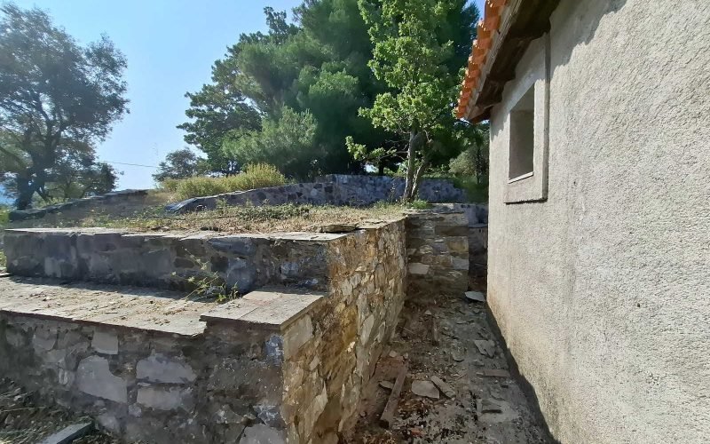 Lovely cottage with big land in Pefkias area