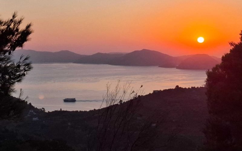 Amazing plot with views in Anania