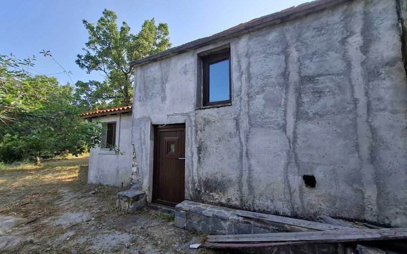 Lovely cottage with big land in Pefkias area