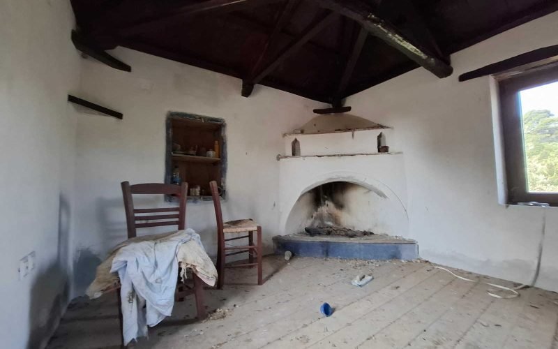 Lovely cottage with big land in Pefkias area