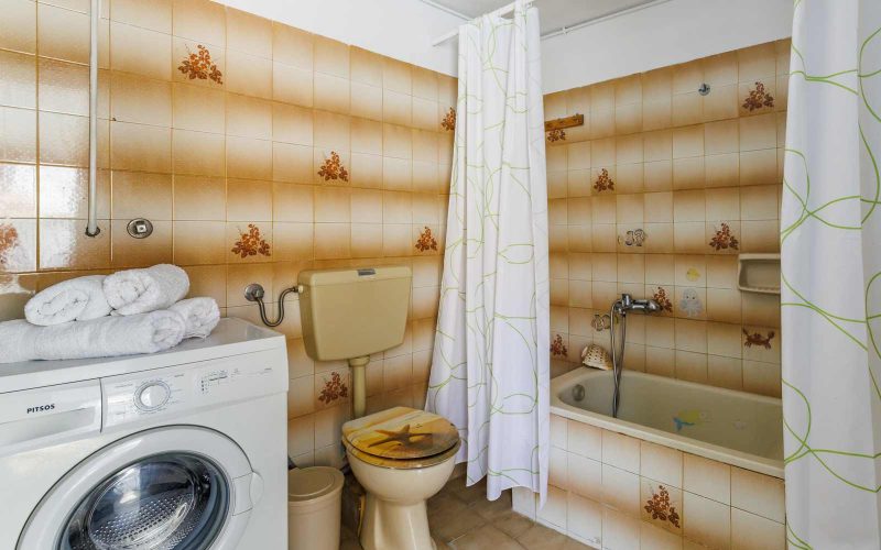 Charming Skopelos Town house in the old part of the village The bathroom