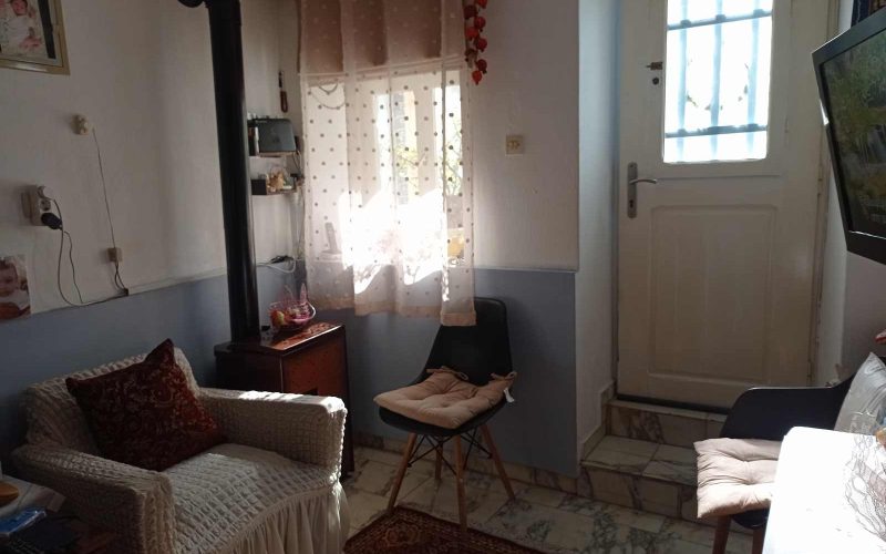 Three floor property and a ruin in the centre of Skopelos Town Studio