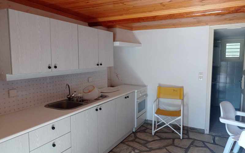 Traditional cottage in spacious olive grove close to Panormos beach Kitchen