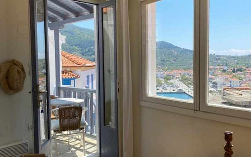 Skopelos Town house with terrace and views Living room