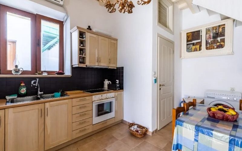 Luxurious Skopelos Town house with private yard