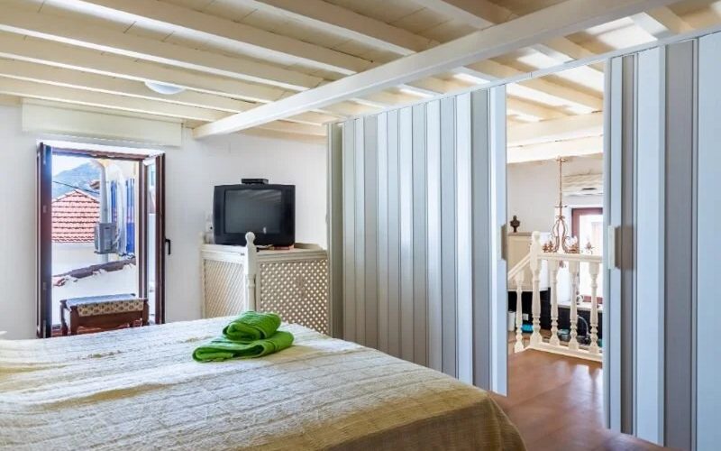 Luxurious Skopelos Town house with private yard