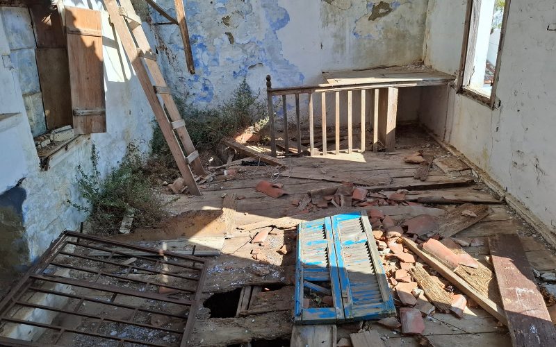 Spacious Skopelos town plot with ruined house