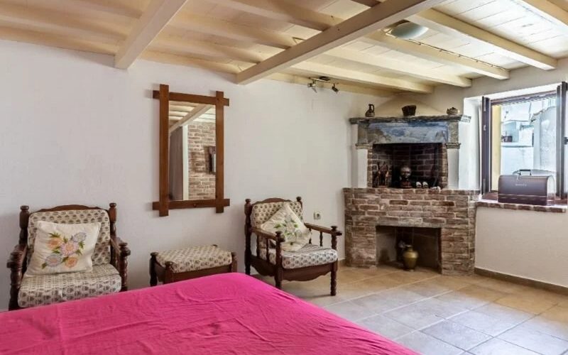 Luxurious Skopelos Town house with private yard