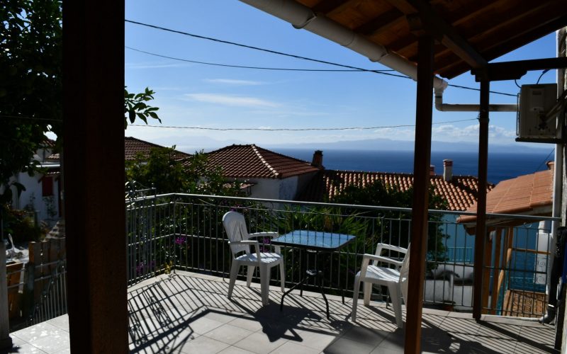 House in Palaio Klima with terrace and views