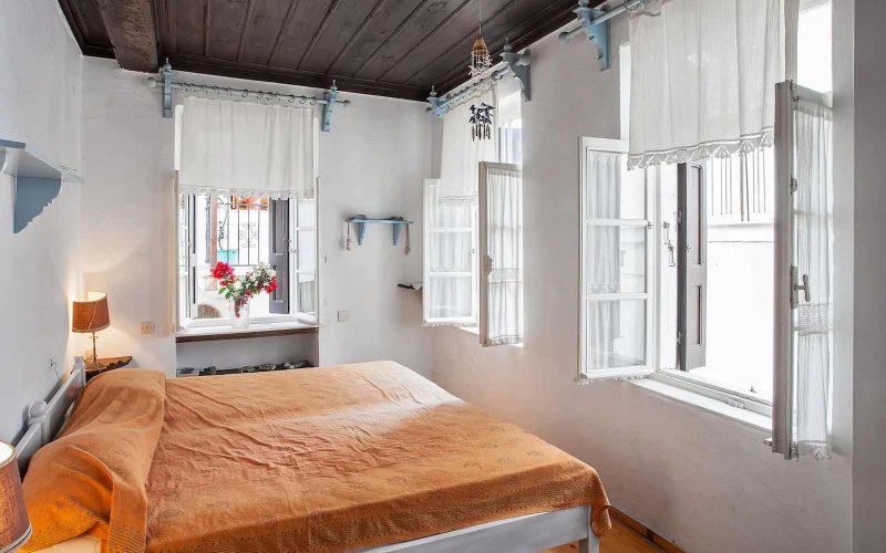 Beautiful Skopelos Town traditional house with terrace and Sea views Bedroom